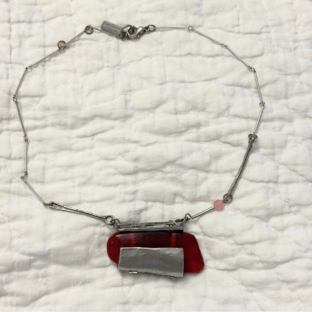 Anne-Marie Chagnon Modernist Art Glass and Silvertone Metal Necklace 15” Long